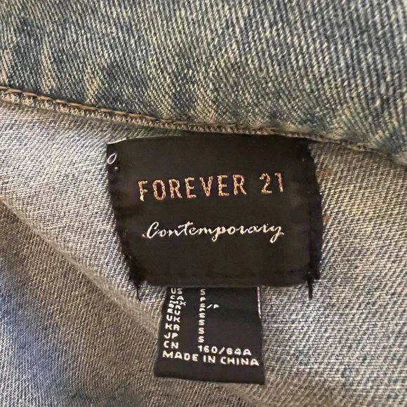 Cropped Jean Jacket - Picture 3 of 4